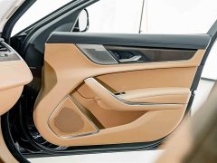 Jaguar XFL 2024 2.0T P250 two-wheel drive exclusive luxury version - фото 15