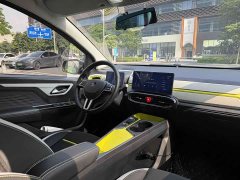 Tesla Huaxianzi 302km fashion 31.4kWh - фото 11