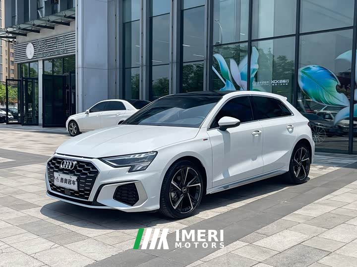 Audi A3 Sportback 35 TFSI stylish and sporty - автомобиль из Китая