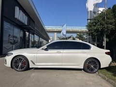 BMW 5 Series 530Li Leading M Sports Package - фото 3