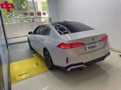 BMW 5 Series 530Li Luxury M Sport Package - фото 5