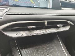 Lynk & Co Venucia V 260T Idol Edition Pro - фото 17