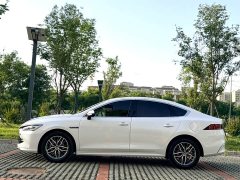BYD Qin PLUS 2023 Champion Edition DM-i 55KM Transcendent Type - фото 3
