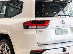 Toyota Land Cruiser (imported) LC300 2022 3.5T Middle East version - фото 18