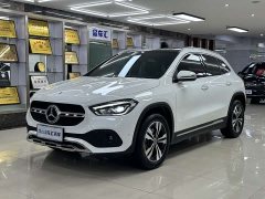 Mercedes-Benz GLA 200 - фото 1