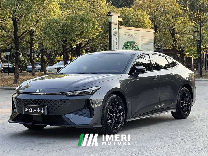 Changan UNI-V 2024 1.5T premium - автомобиль из Китая