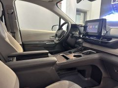Toyota SIENNA 2.5L Hybrid Comfort Edition - фото 15
