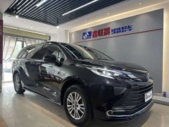 Toyota SIENNA 2.5L Hybrid Comfort Edition - фото 3
