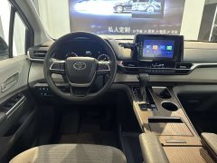 Toyota SIENNA 2.5L Hybrid Comfort Edition - фото 9