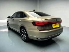 Volkswagen Passat 330TSI Luxury Edition - фото 19