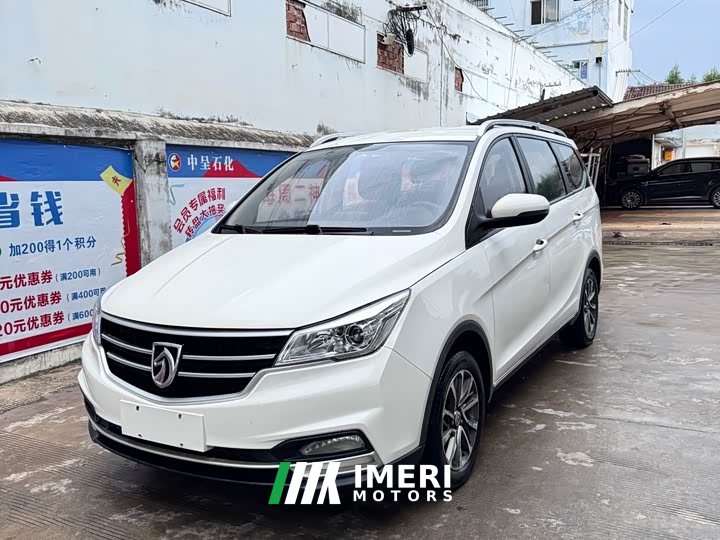 Baojun 730 1.5L manual fashion 7 seats