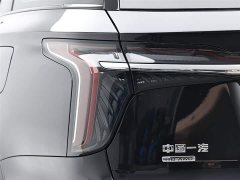 Hongqi HS7 2.0T automatic four-wheel drive flag version, seven seats - фото 7