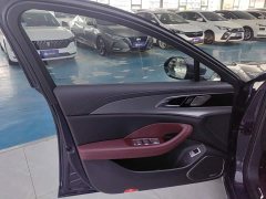Hongqi H5 2.0T automatic smart connected flag version - фото 7