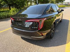 Hongqi E-QM5 basic travel version - фото 15