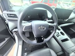 Toyota SIENNA 2.5L Hybrid Platinum Edition - фото 7