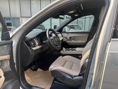 Volvo XC90 plug-in hybrid facelift T8 Zhizun Deluxe Edition 7 seats - фото 8