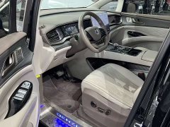 Denza D9 DM-i 970 four-wheel drive flagship - фото 5