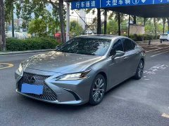 Lexus ES 2020 300h Luxury - фото 1