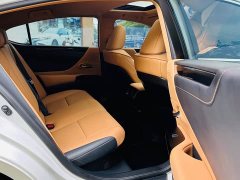 Lexus ES 2022 300h Luxury Edition - фото 17
