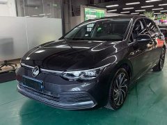Volkswagen Golf 200TSI DSG Pro - фото 1