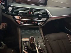 BMW 5 Series facelift 530Li leading M sports package - фото 12