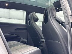 Hongqi EH7 760 Pro four-wheel drive version - фото 14