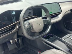 Hongqi EH7 760 Pro four-wheel drive version - фото 5