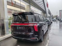 Hongqi HQ9 PHEV 2.0T four-wheel drive luxury version - фото 8