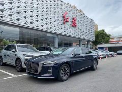 Hongqi H5 2.0T automatic smart connected flag version - фото 1