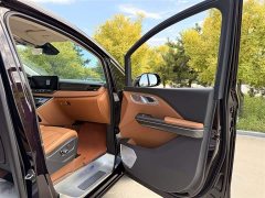 Hongqi HQ9 PHEV 2024 2.0T AWD Business Edition - фото 9