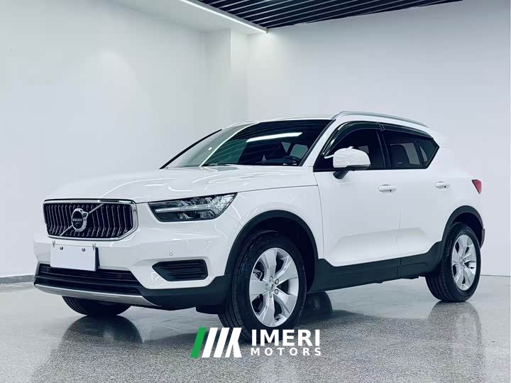 Volvo XC40 T4 four-wheel drive smart travel fashion version - автомобиль из Китая