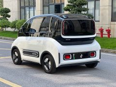 Baojun E300 2020 Star Intelligent Travel Edition - фото 7