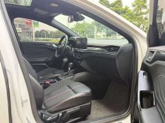Lynk & Co Focus 2022 Hatchback EcoBoost 180 Automatic ST Line - фото 15