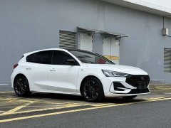 Lynk & Co Focus 2022 Hatchback EcoBoost 180 Automatic ST Line - фото 3