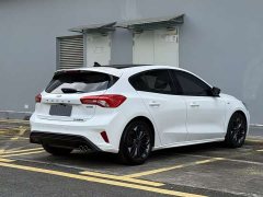 Lynk & Co Focus 2022 Hatchback EcoBoost 180 Automatic ST Line - фото 5
