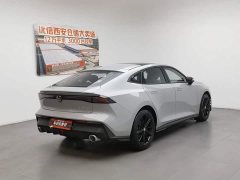 Changan UNI-V 1.5T premium - фото 2