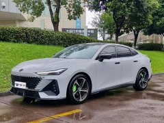 Changan UNI-V 1.5T premium - фото 1