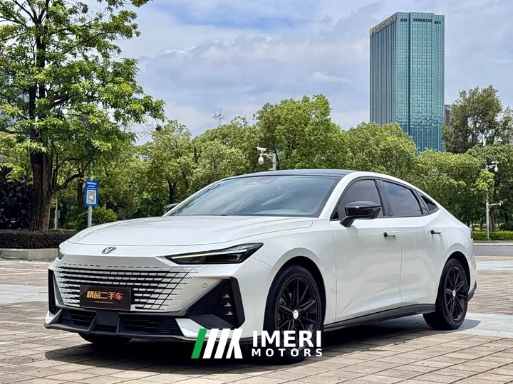 Changan UNI-V 2022 1.5T premium - автомобиль из Китая