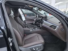 BMW 5 Series 530Li leading M sports package - фото 10