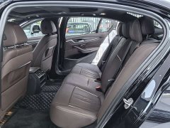 BMW 5 Series 530Li leading M sports package - фото 11