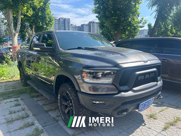 RAM Trucks 5.7L automatic