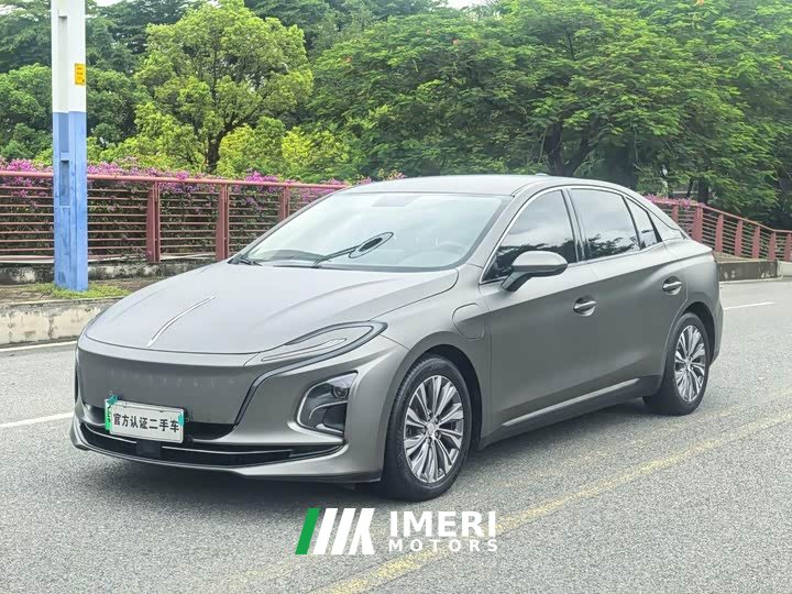Hongqi E-QM5 620km PLUS - автомобиль из Китая