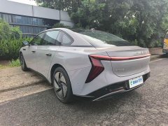 Hongqi EH7 640 four-wheel drive smart version - фото 5