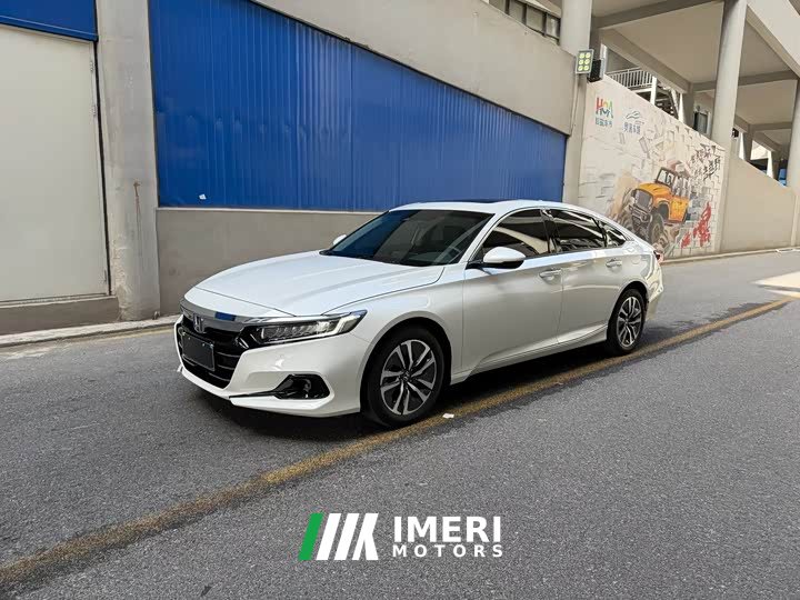 240Turbo PHEV 2.0L Edition - автомобиль из Китая