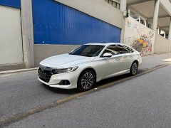 240Turbo PHEV 2.0L Edition - фото 1