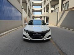 240Turbo PHEV 2.0L Edition - фото 2