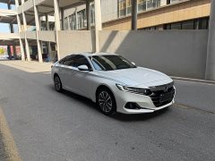 240Turbo PHEV 2.0L Edition - фото 3