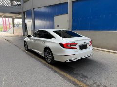 240Turbo PHEV 2.0L Edition - фото 4