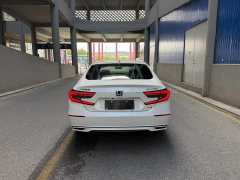 240Turbo PHEV 2.0L Edition - фото 5