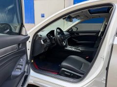 240Turbo PHEV 2.0L Edition - фото 7
